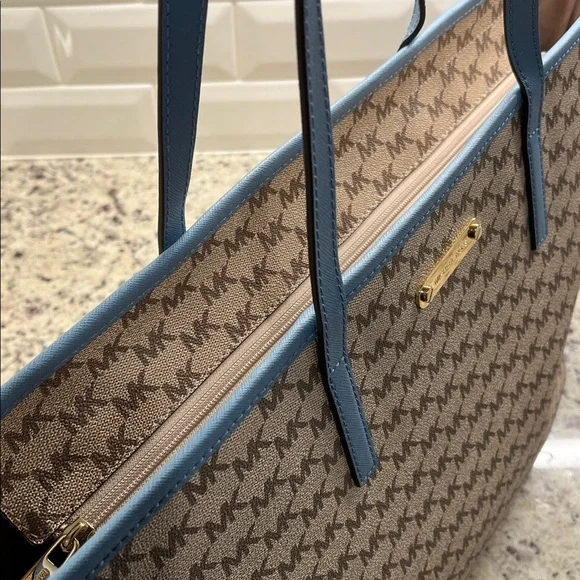 Michael Kors Studio Heritage Signature Emry Zip Top Tote NWOT - Picture 7 of 10